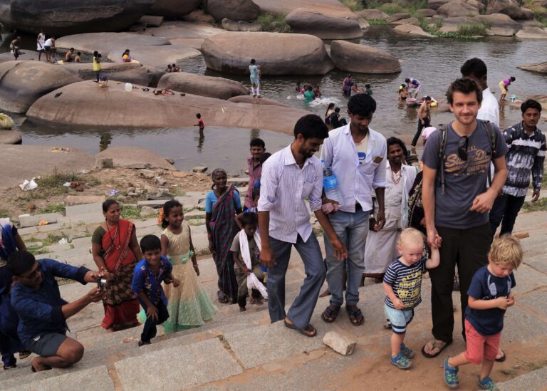 12 tips for travelling India with kids