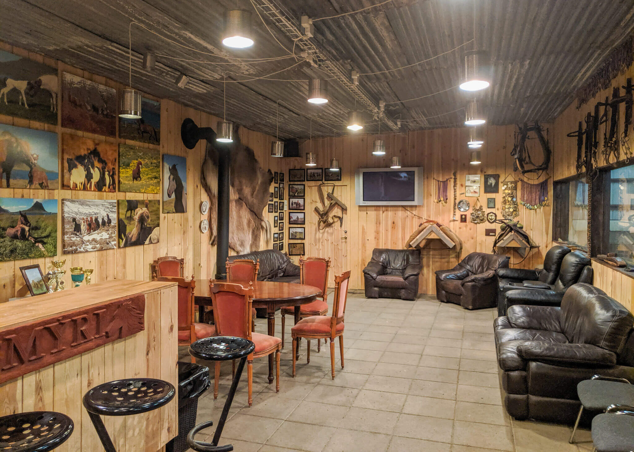 bar at Gauksmýri Lodge