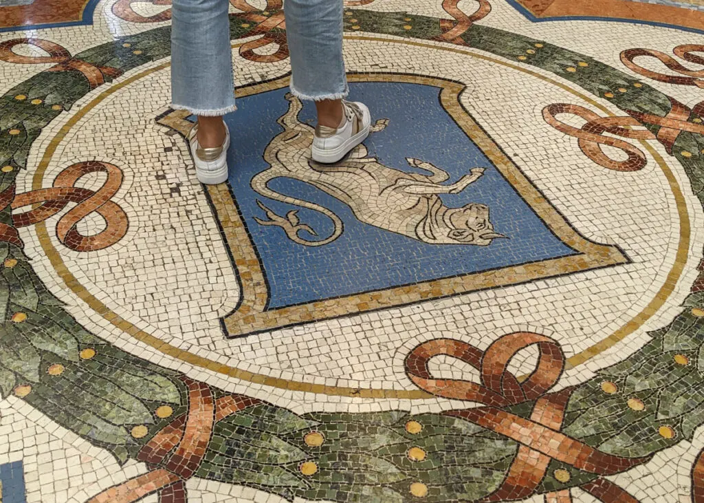 Bulls Testicle mosaic in Milan's Galleria