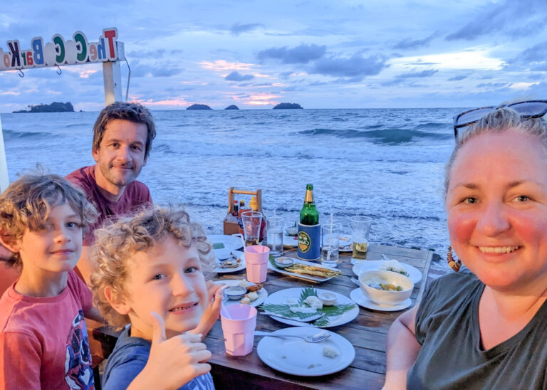 slow family travel in Thailand