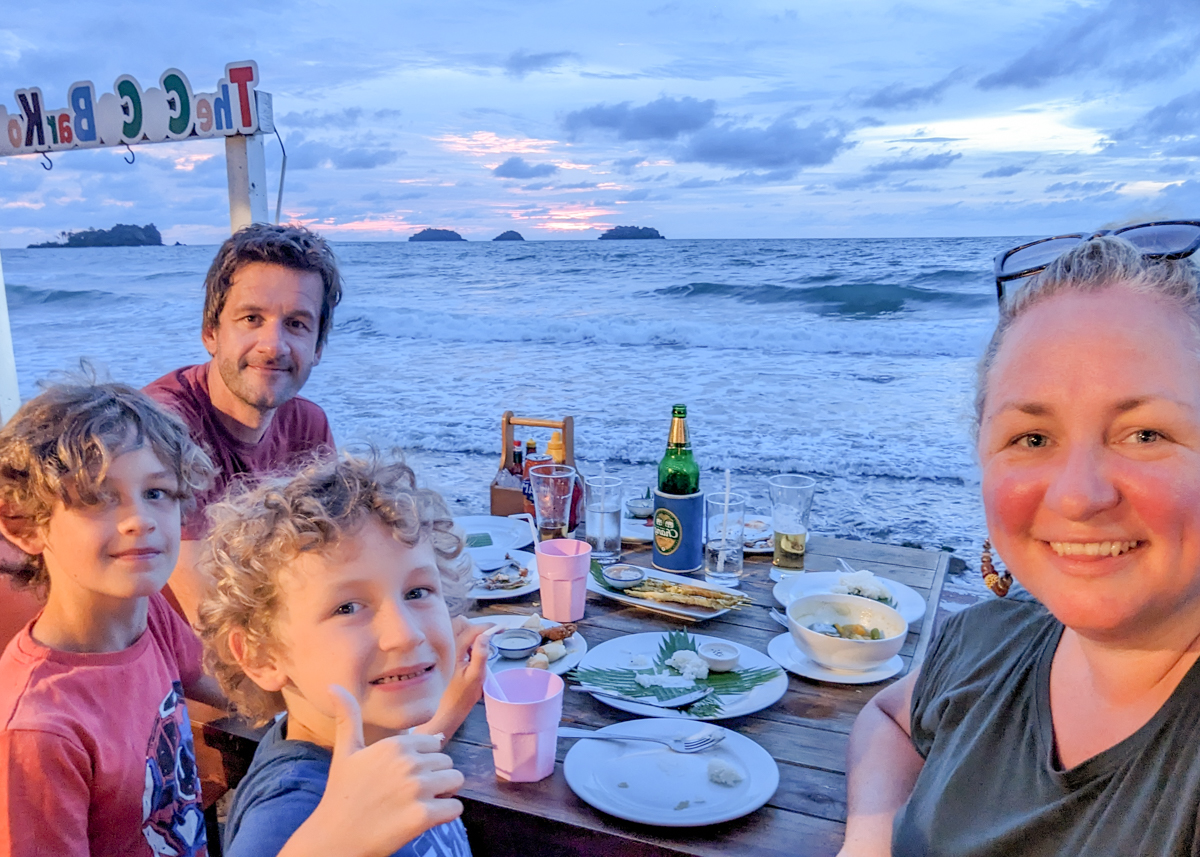 slow family travel in Thailand