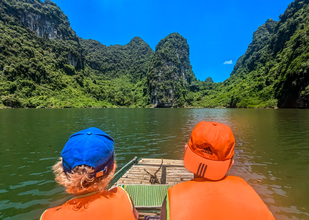 rowing boat tour in Ninh Binh